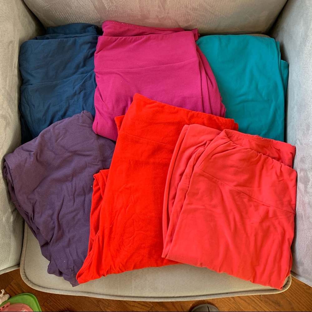 Six pairs of solid colored LulaRoe Leggings